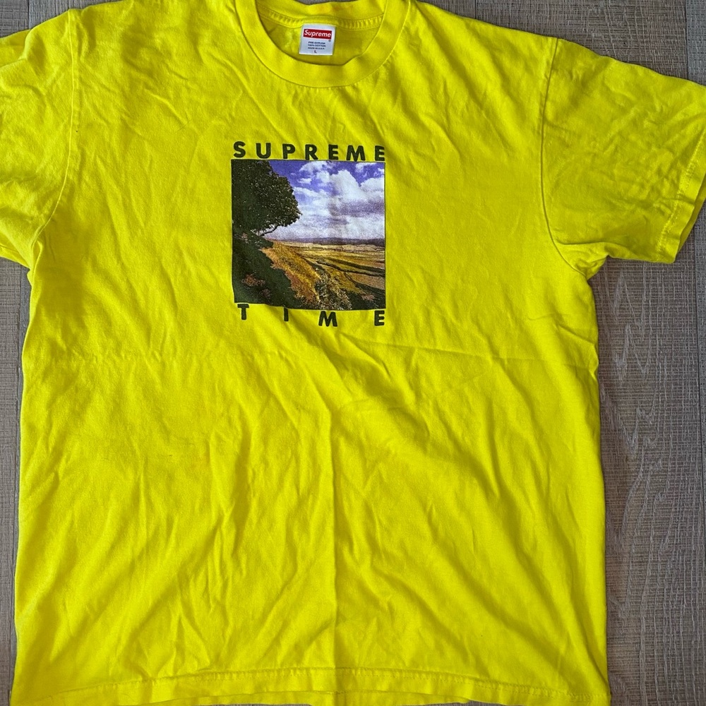 Large Supreme tshirt